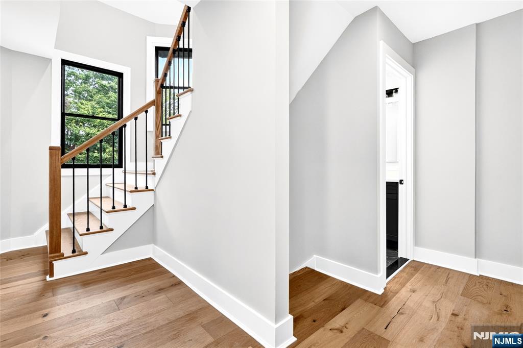 447 Queen Anne Road — photo 26