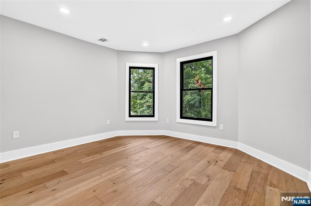 447 Queen Anne Road — photo 32