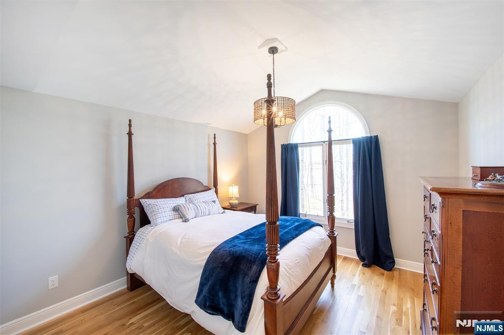 111 Lakeview Drive, Old Tappan, NJ, 07675