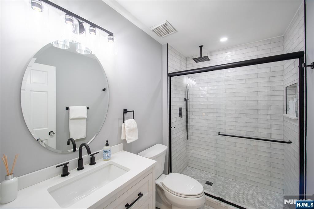 111 Lakeview Drive, Old Tappan, NJ, 07675