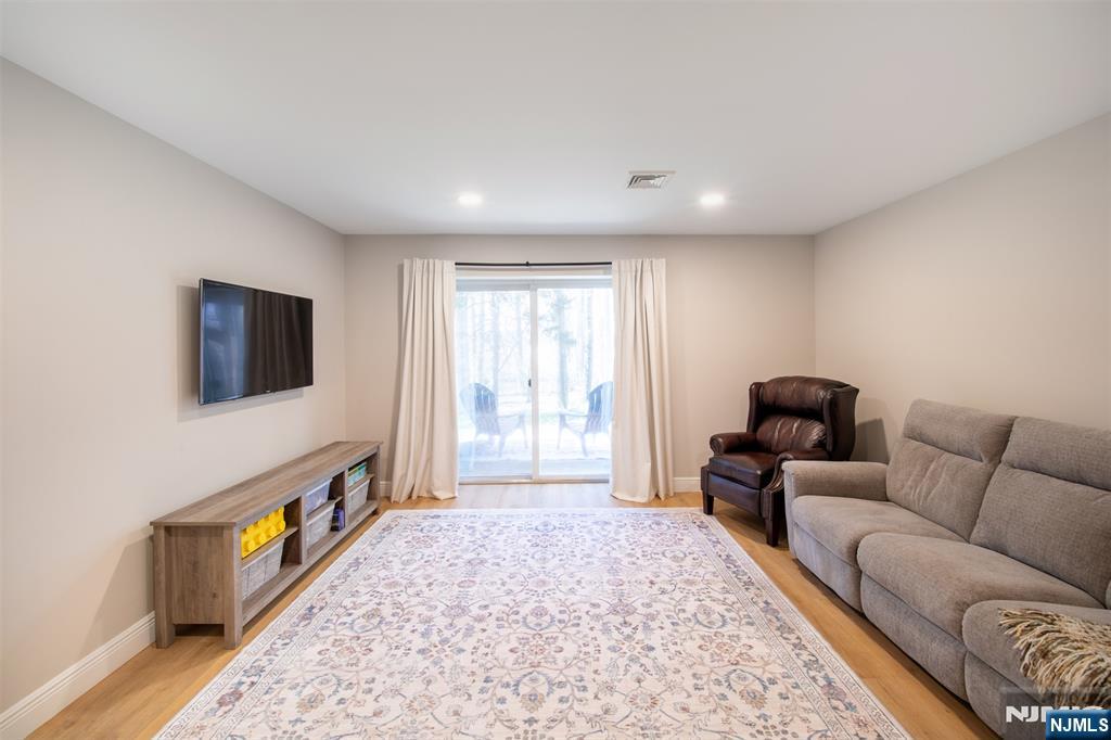 111 Lakeview Drive, Old Tappan, NJ, 07675