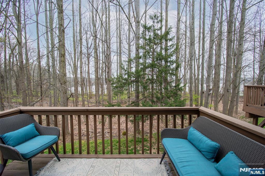 111 Lakeview Drive, Old Tappan, NJ, 07675