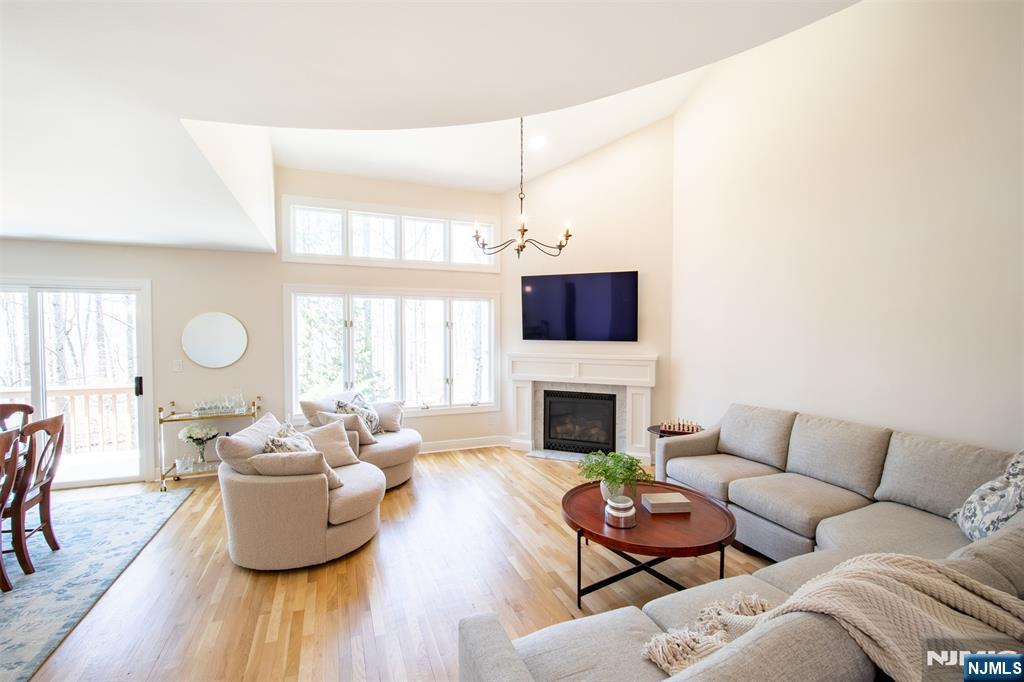 111 Lakeview Drive, Old Tappan, NJ, 07675