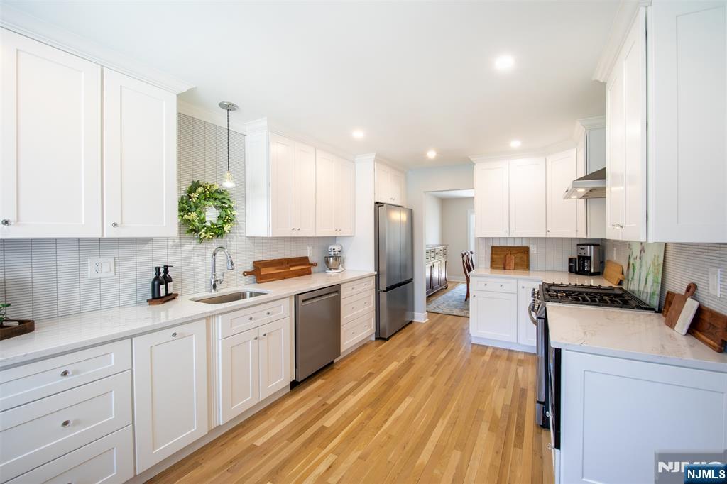 111 Lakeview Drive, Old Tappan, NJ, 07675