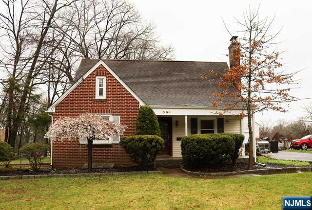 664 Harrington Road - Photo 2