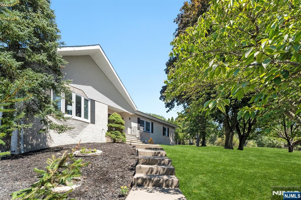 2 Rossi Drive — photo 17