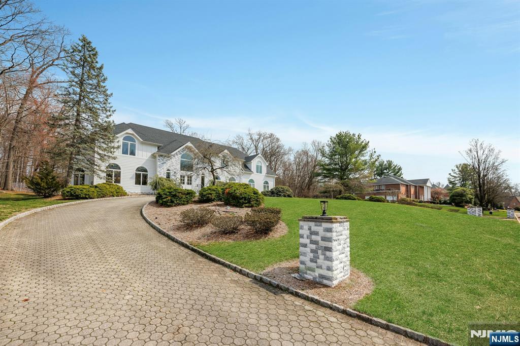 718 High Woods Drive - Photo 3