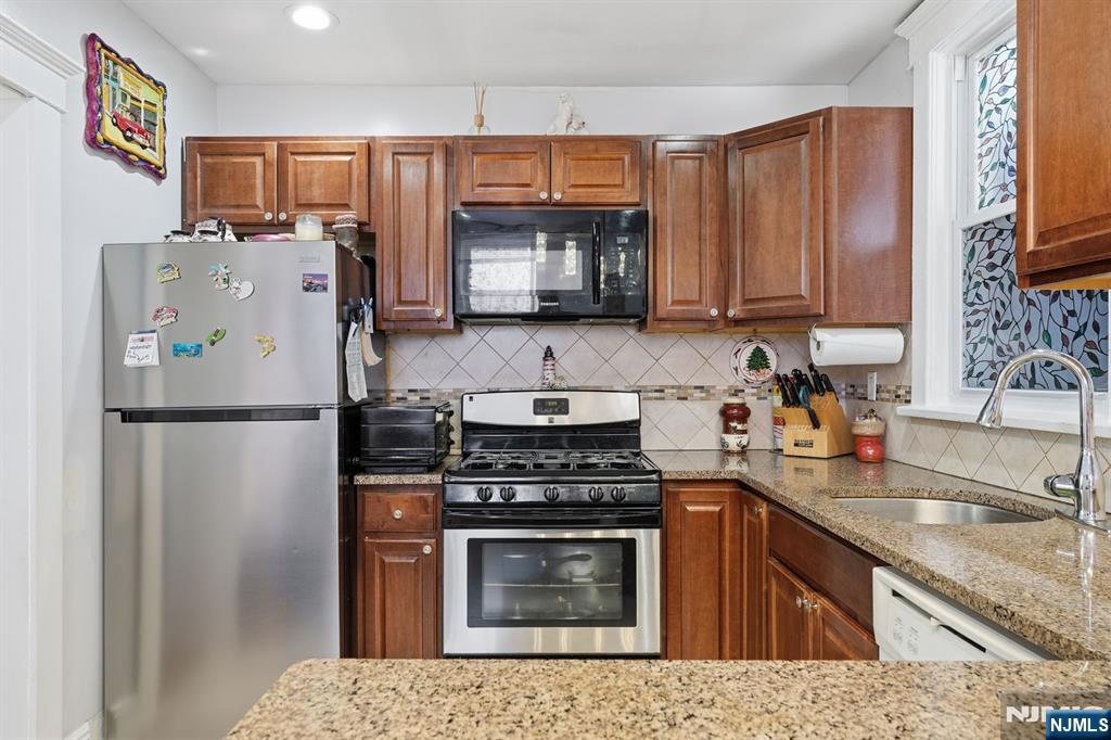 10 Maple Street, Garfield, NJ, 07026