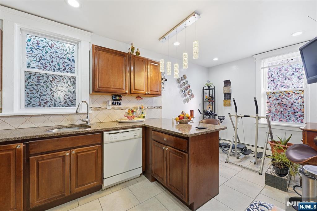 10 Maple Street, Garfield, NJ, 07026