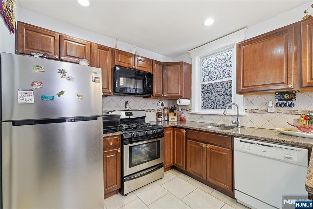 10 Maple Street, Garfield, NJ, 07026