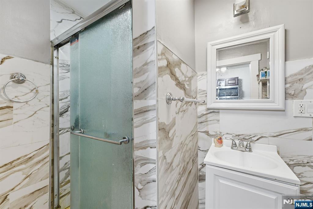 10 Maple Street, Garfield, NJ, 07026