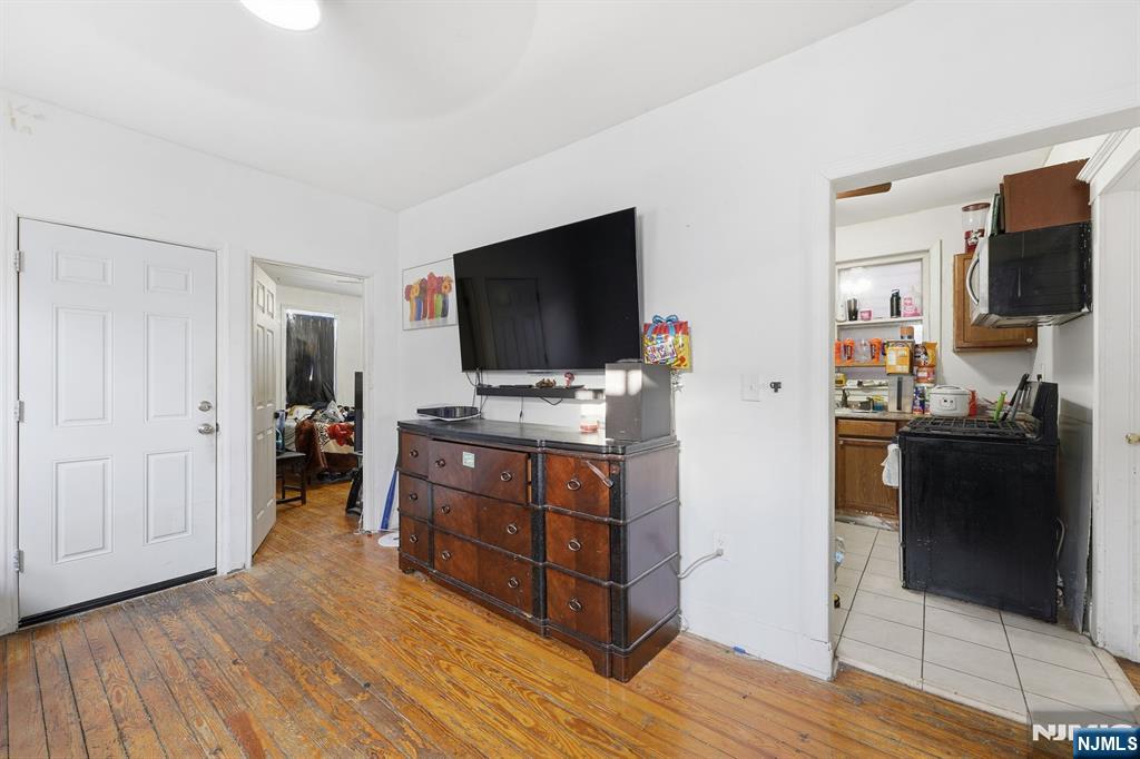 10 Maple Street, Garfield, NJ, 07026