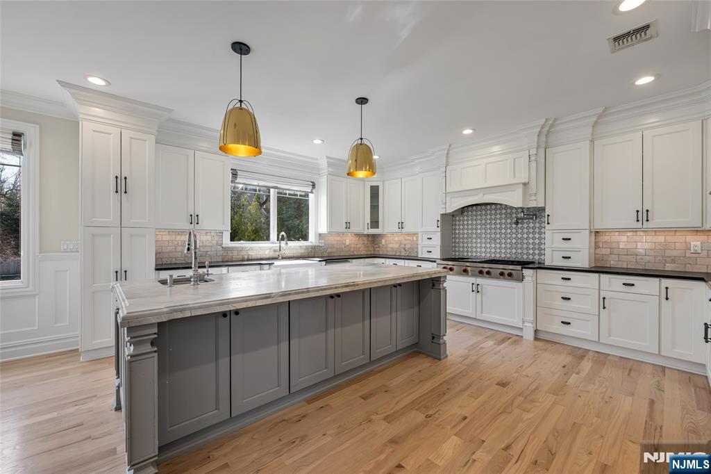 41 Sunset Road, Demarest, NJ, 07627