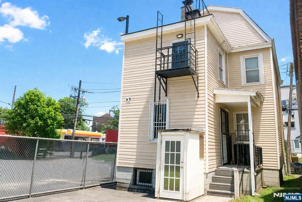 19 Stuyvesant Avenue, Newark, NJ, 07106