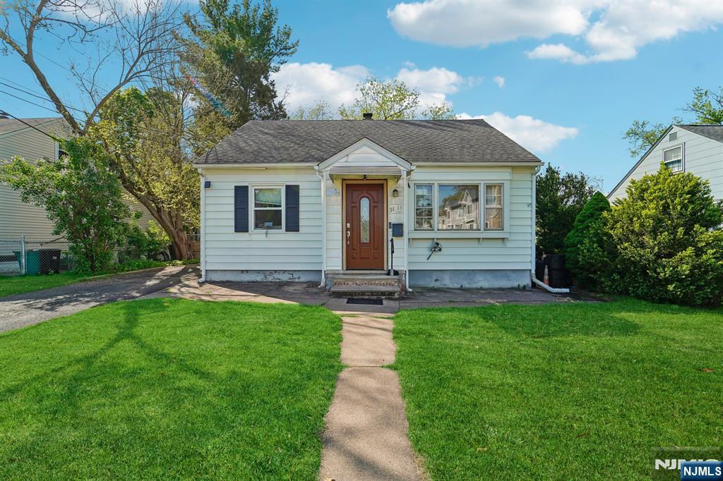31-18 Norwood Drive - Photo 1