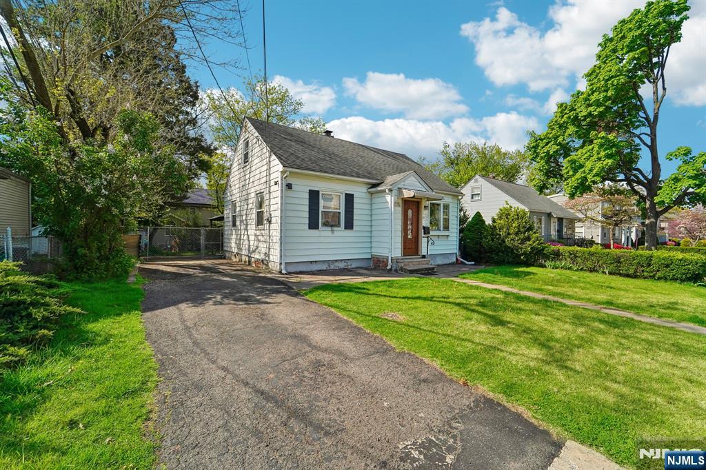 31-18 Norwood Drive - Photo 3