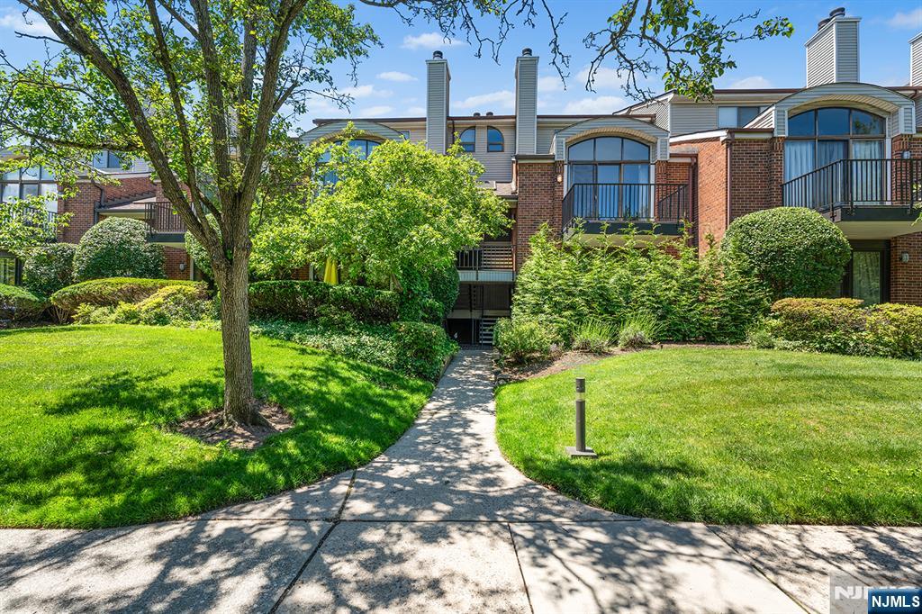 8 Wadsworth Court 508 - Photo 1