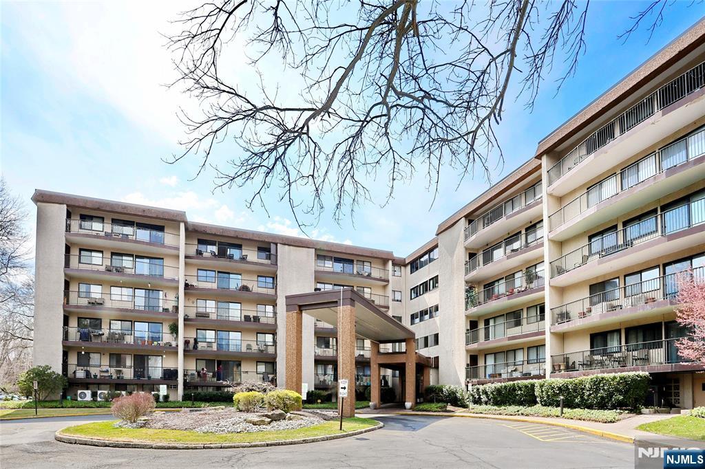 521 Piermont Avenue UNIT 306A, River Vale, NJ, 07675
