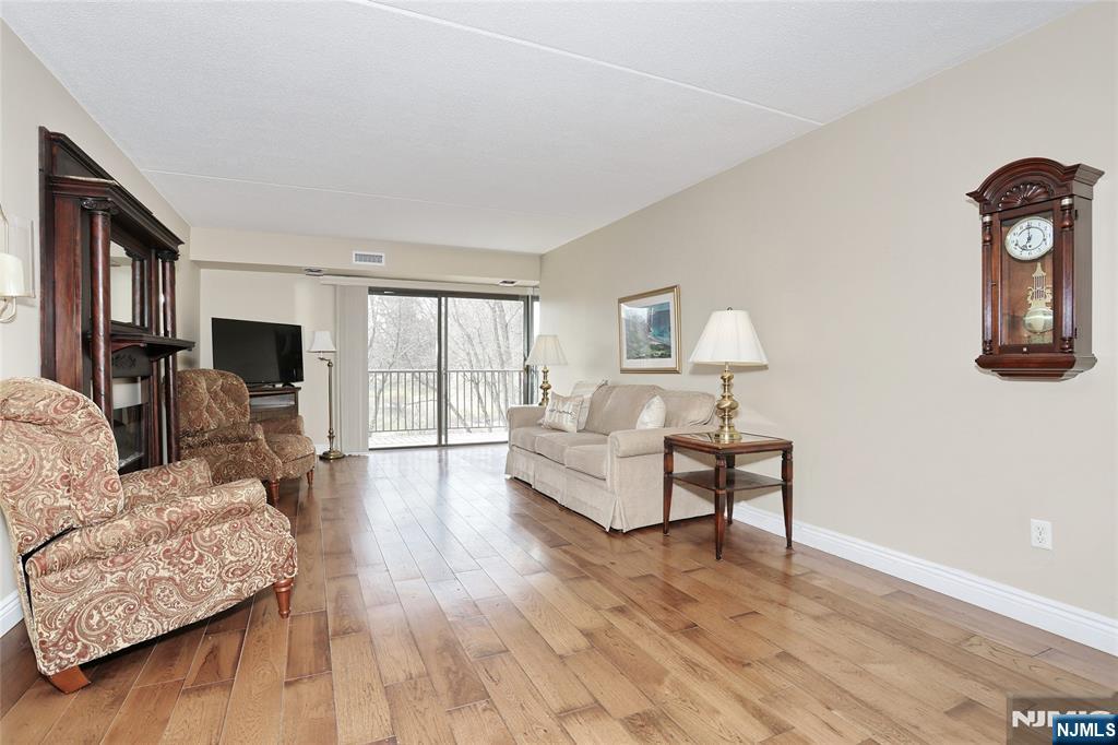 521 Piermont Avenue UNIT 306A, River Vale, NJ, 07675