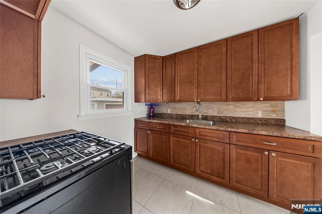 35 7th Avenue