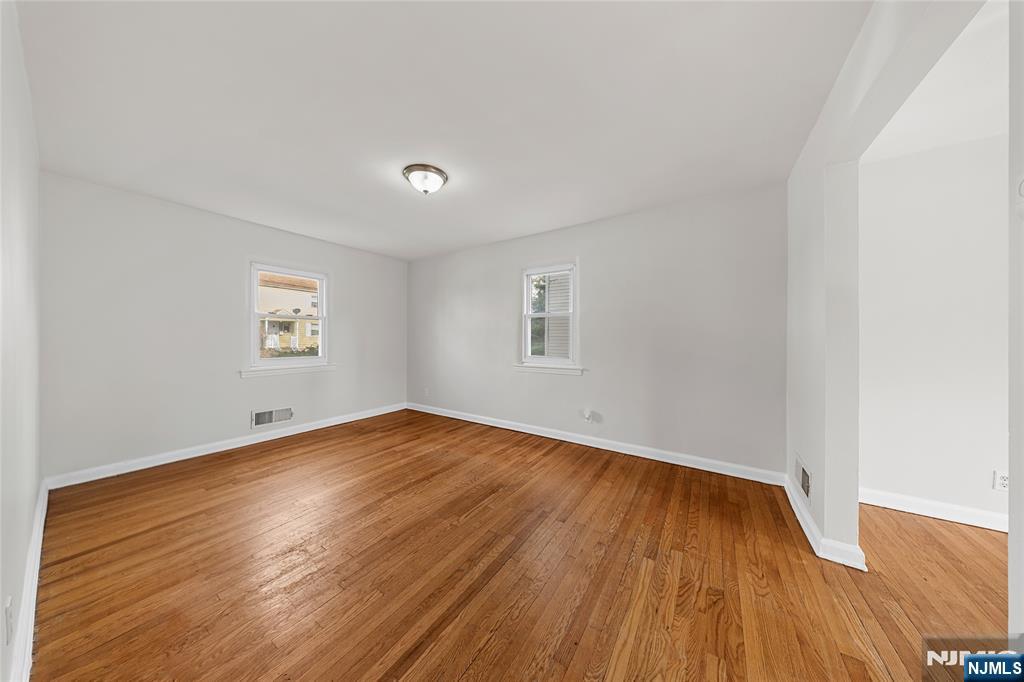 35 7th Avenue