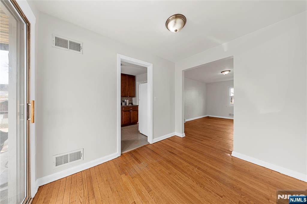 35 7th Avenue