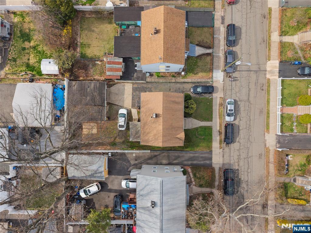 35 7th Avenue