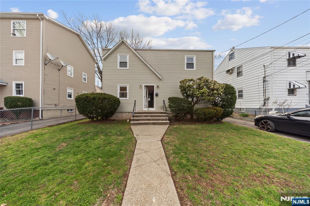 35 7th Avenue