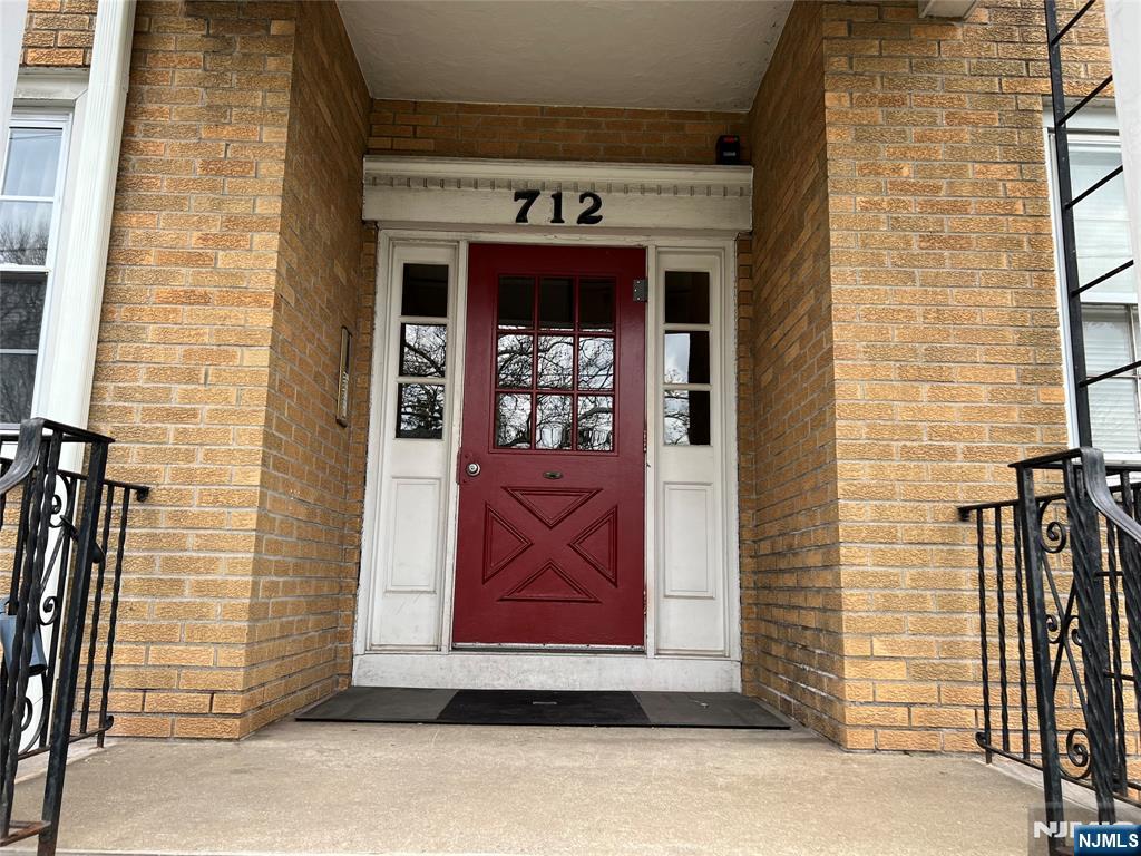712 Cedar Ln #2, Teaneck, NJ 07666