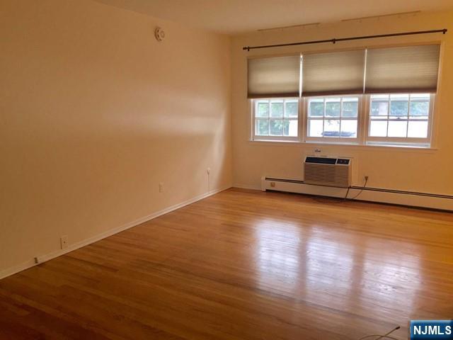 712 Cedar Ln #2, Teaneck, NJ 07666