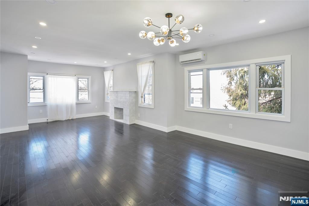 561 Grand Avenue - Photo 4