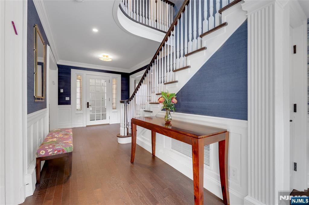 292 MAPLE Street - Photo 3
