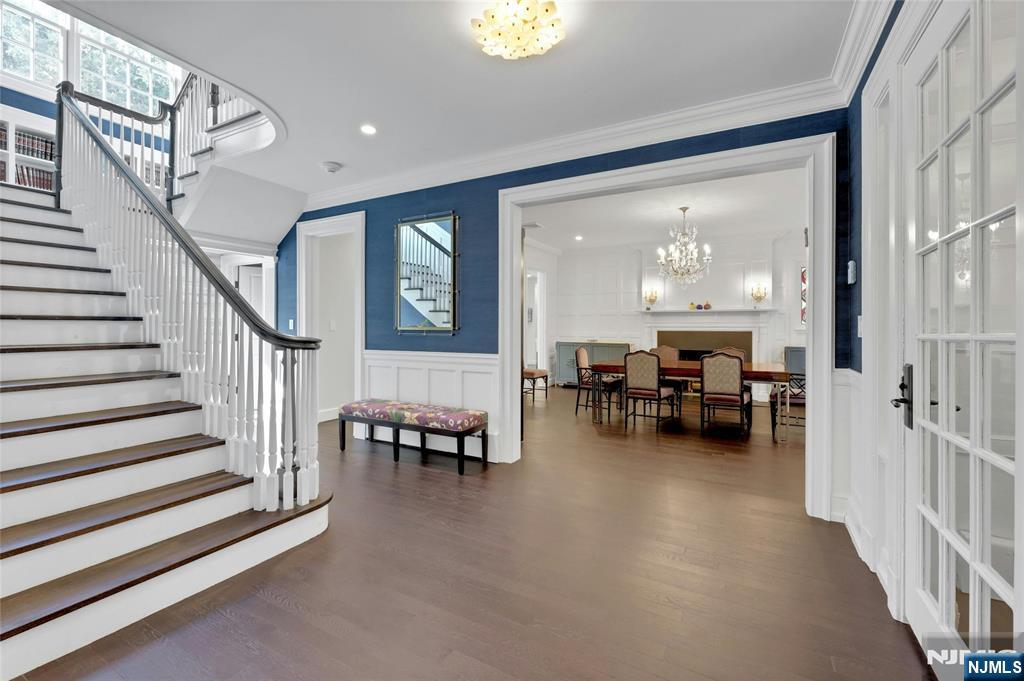 292 MAPLE Street - Photo 4