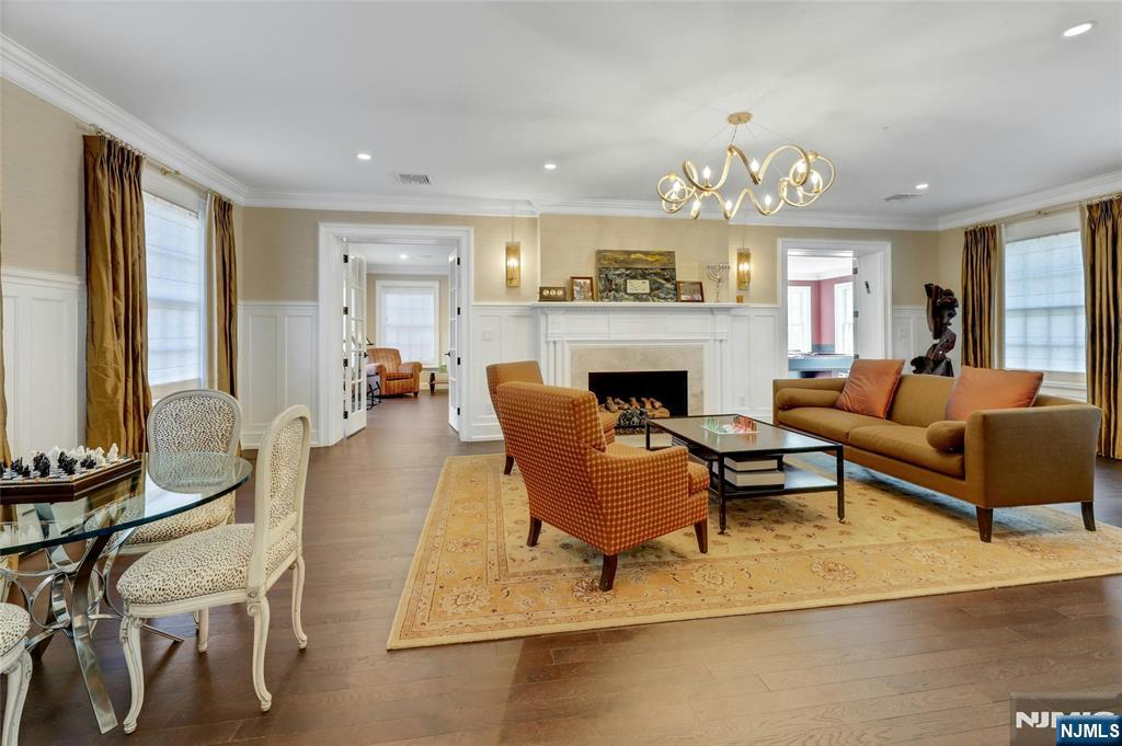 292 MAPLE Street - Photo 5