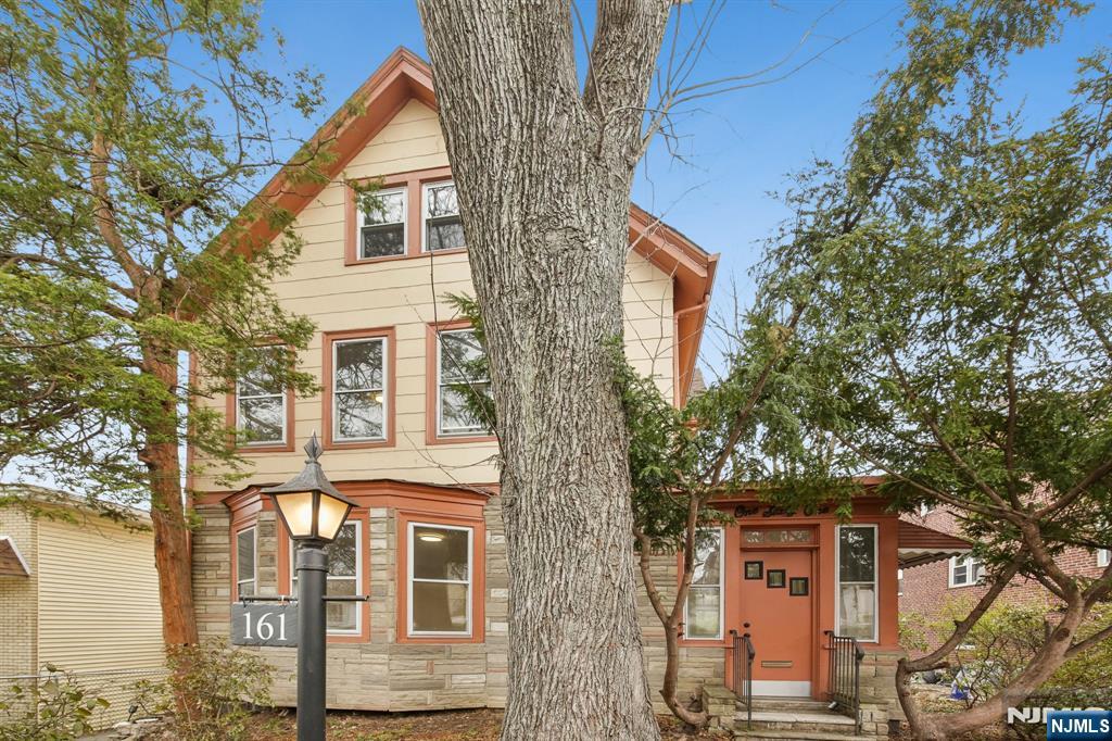 Homes for sale in Leonia, NJ | 161 Chestnut St, Leonia, NJ 07605 | MLS# 26010594