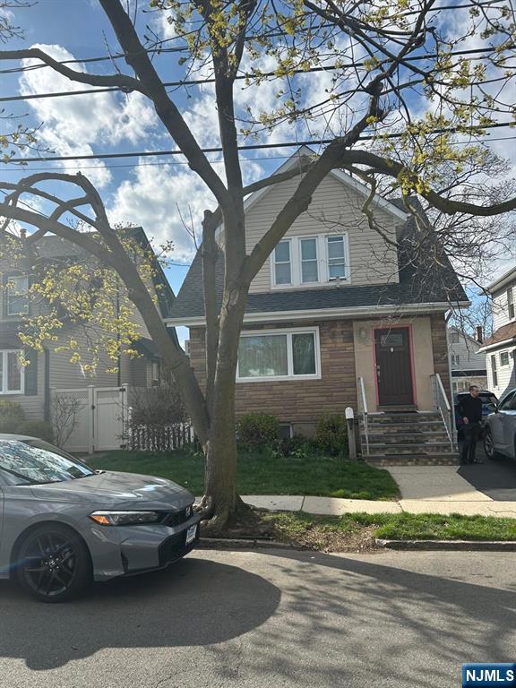 521 Olympia Avenue - Photo 2