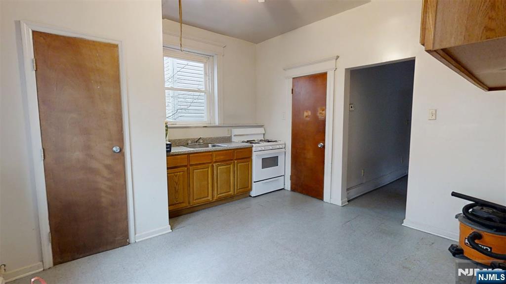 504 Springfield Avenue, Newark, NJ, 07103