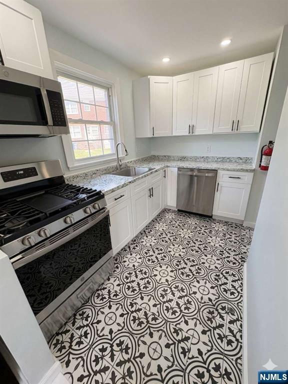 293 Elmwood Avenue A - Photo 2