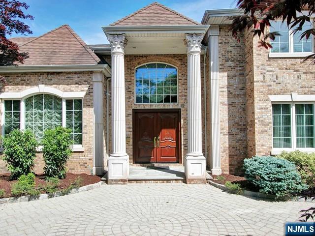 27 Roberts Road - Photo 1