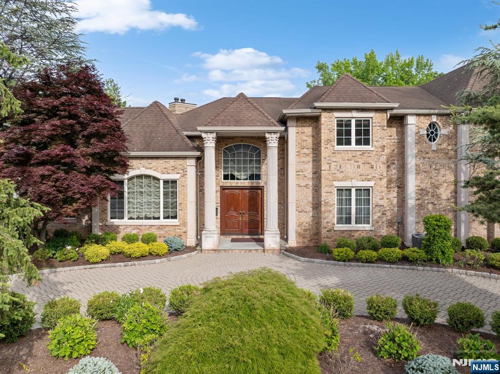Photo of 27 Roberts Road, Englewood Cliffs, NJ 07632
