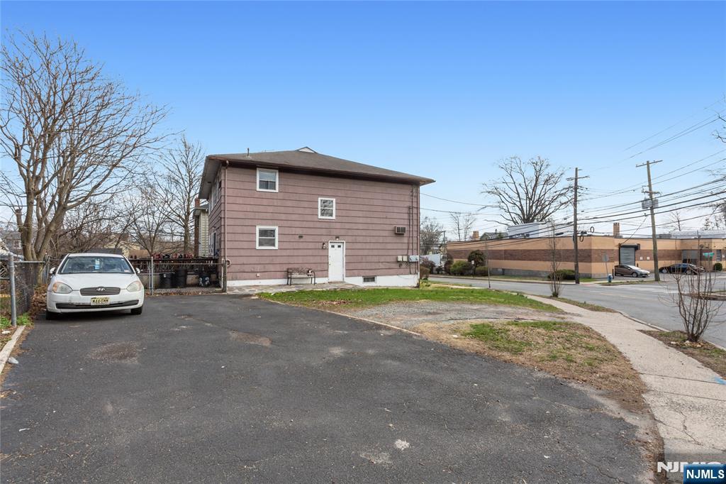 362 Boyden Avenue - Photo 4