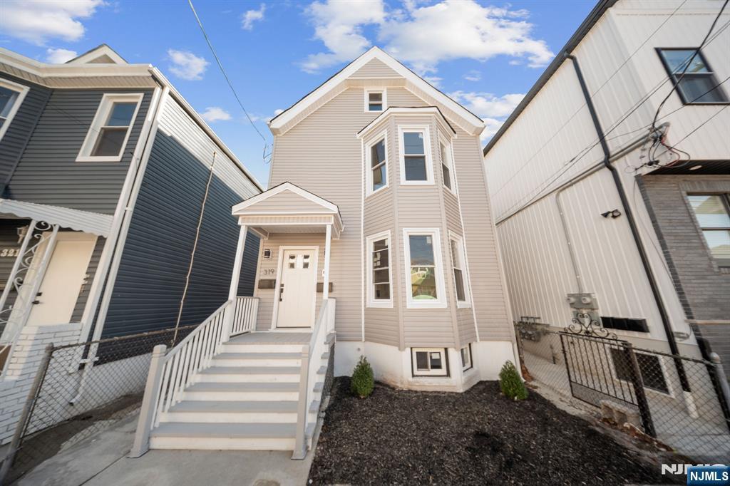 319 William Street - Photo 2