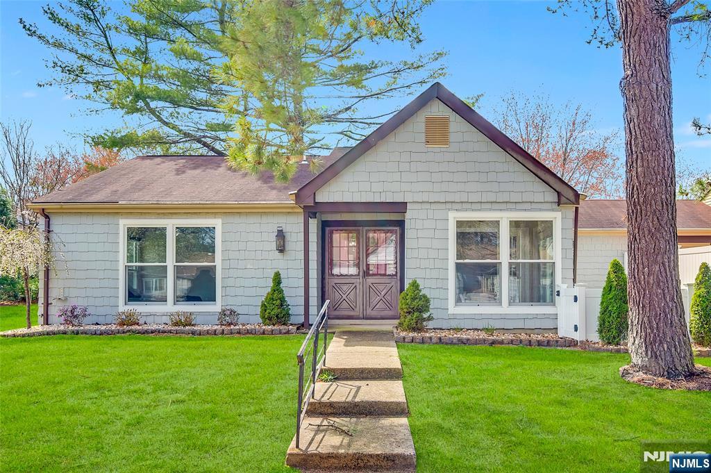 945A Liverpool Circle - Photo 1