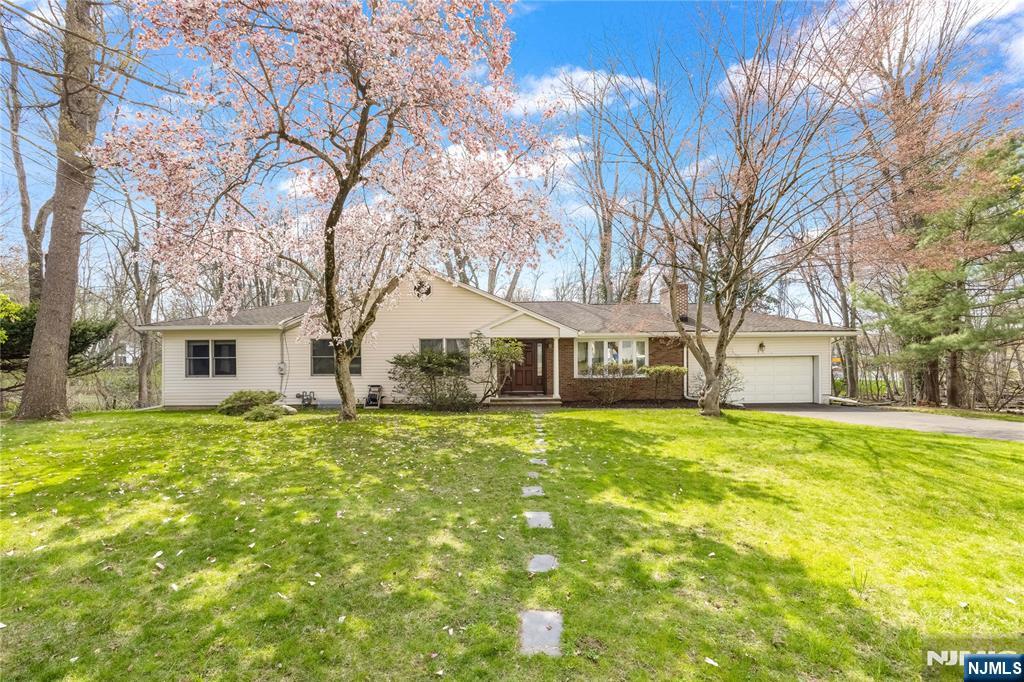 11 Sunset Road - Photo 2