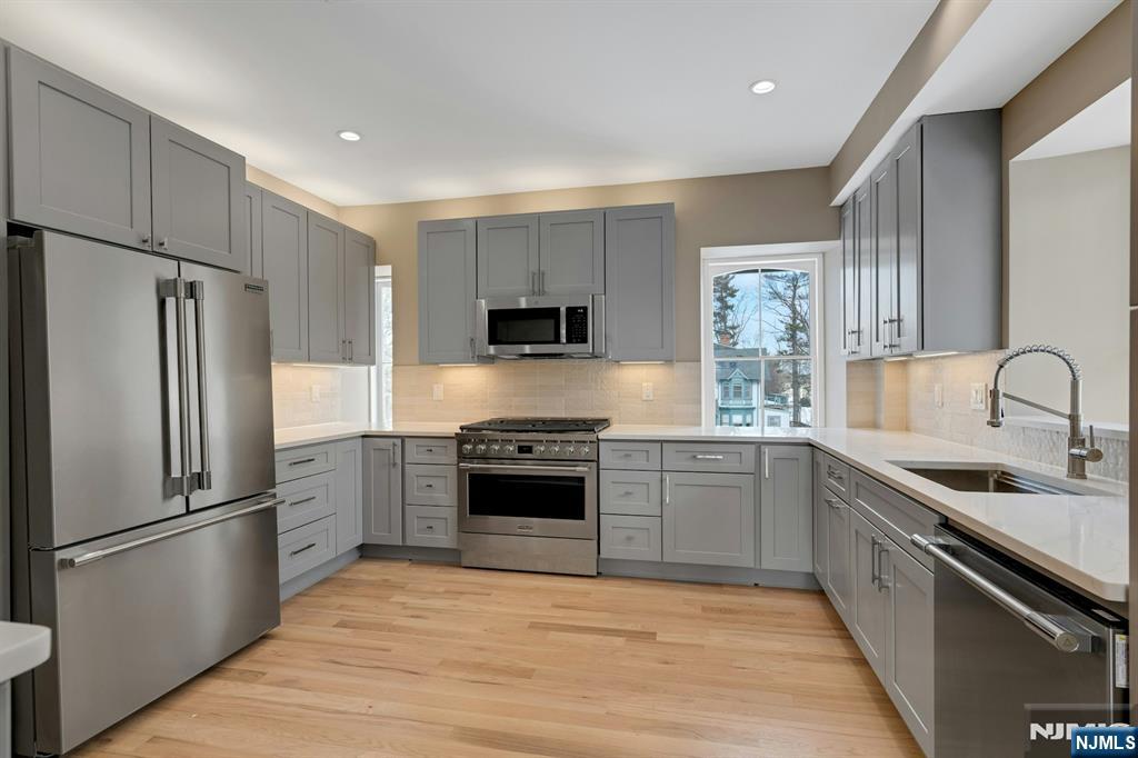 49 Park Avenue 2 - Photo 4