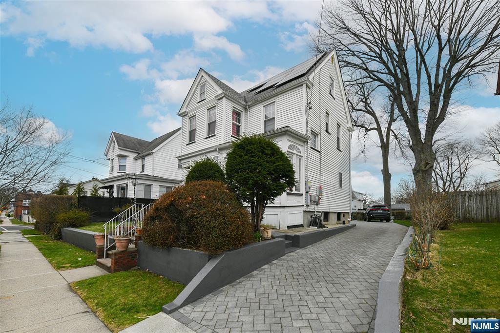 144 Stuyvesant Avenue - Photo 3