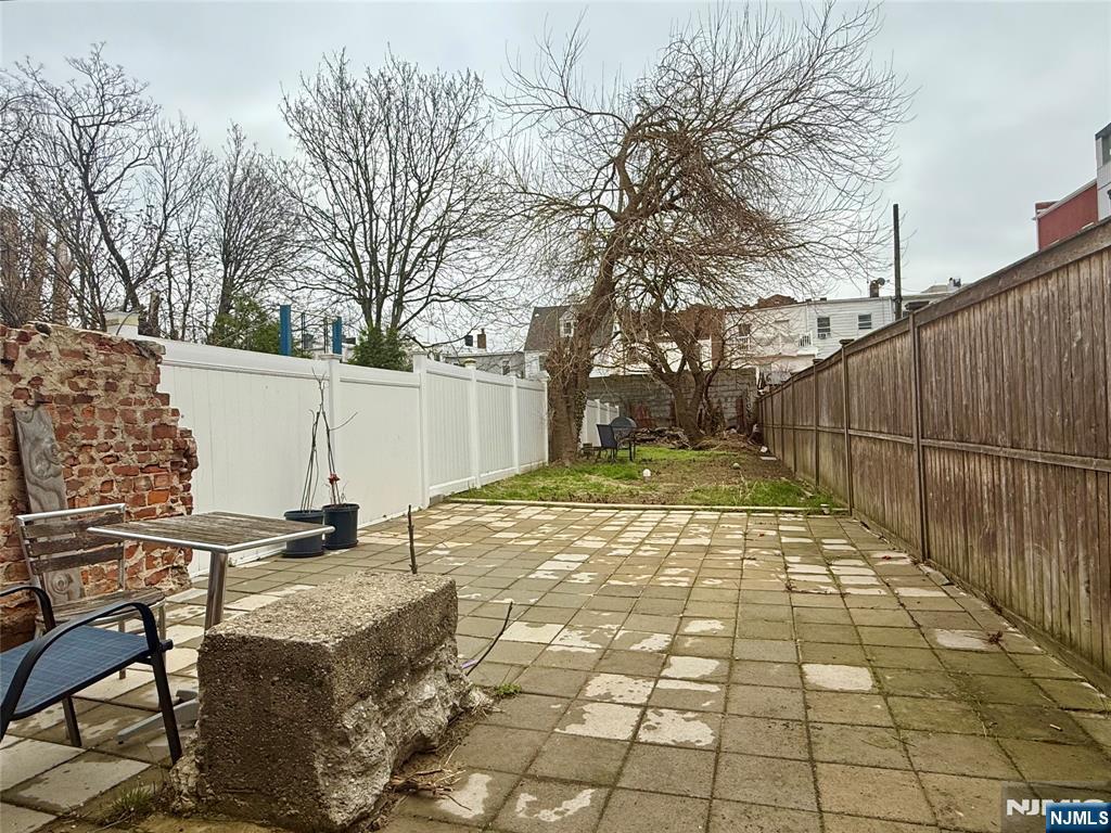 270 1/2 Summit Avenue - Photo 3