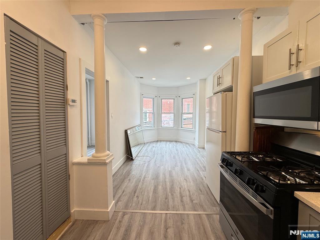 270 1/2 Summit Avenue — photo 22