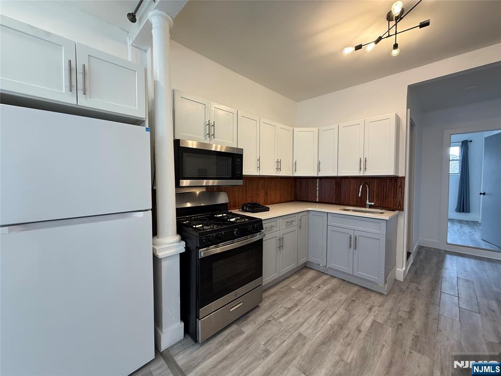 270 1/2 Summit Avenue — photo 23
