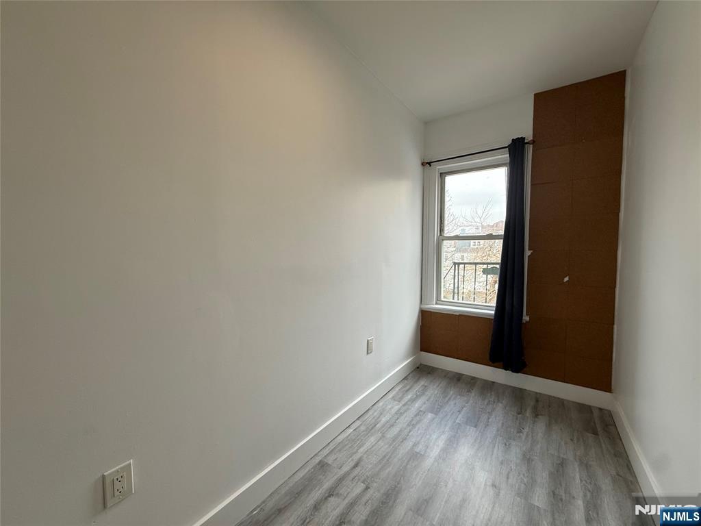 270 1/2 Summit Avenue — photo 33